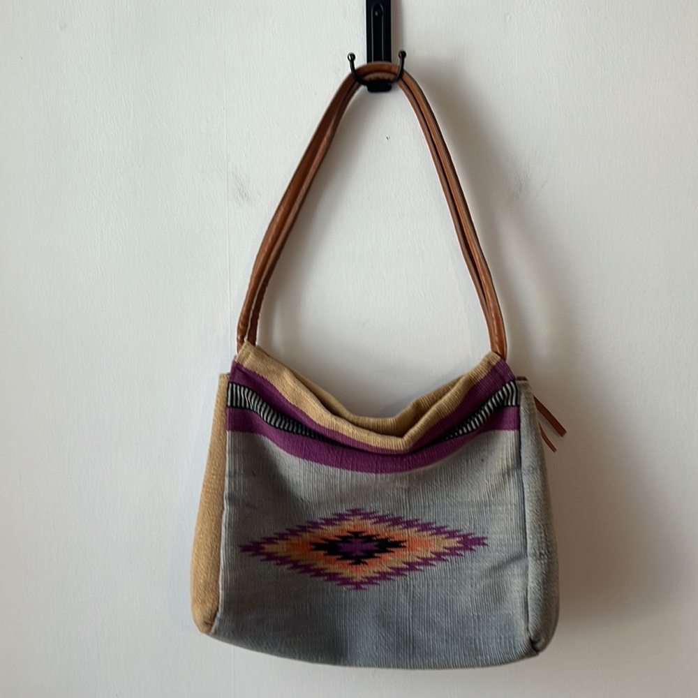 Vintage Carpetbags of America Southwestern Print Bag.